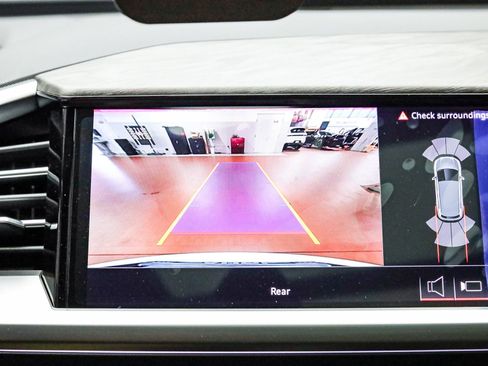 New 2026 Audi Q4 e-tron Premium image 27