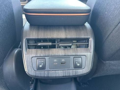 Used 2024 Nissan Ariya AWD image 14