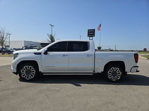 Used 2024 GMC Sierra 1500 Denali Ultimate AWD/4WD image 4