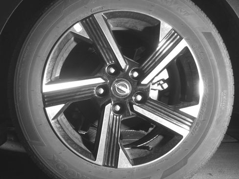 Used 2025 Nissan Sentra SV FWD image 11