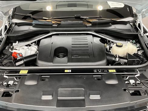 Used 2024 Land Rover Range Rover Sport SE image 30