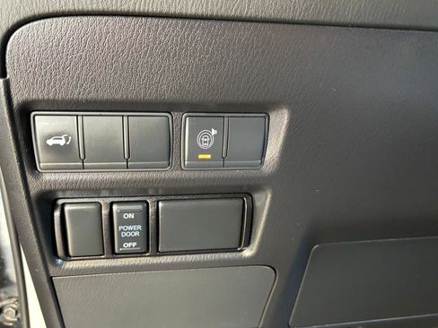 Used 2021 Nissan Armada SV w/ SV Appearance Package RWD image 24