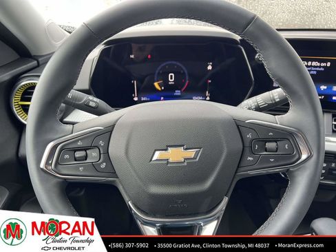 Certified 2025 Chevrolet Trax LT w/ Driver Confidence Package FWD image 17