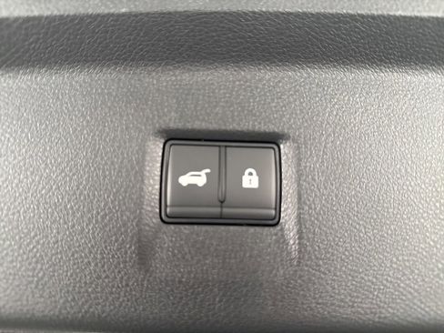 Certified 2025 INFINITI QX60 Luxe image 11