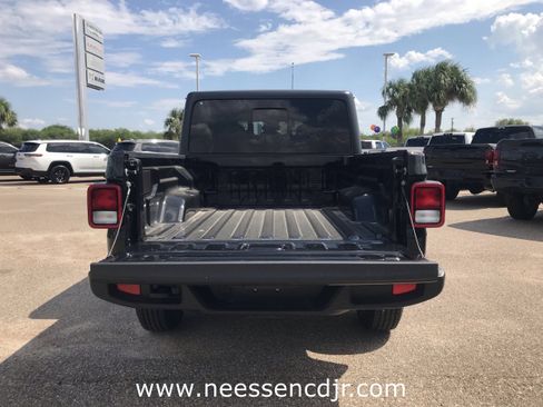 New 2025 Jeep Gladiator Sport image 20