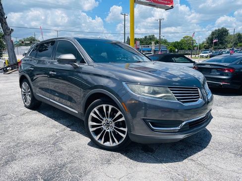 Used 2017 Lincoln MKX Reserve AWD/4WD image 2