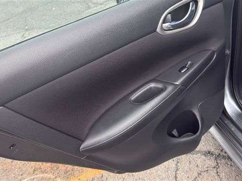 Used 2017 Nissan Sentra SR FWD image 23