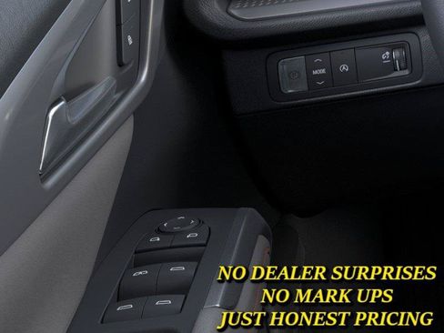 New 2026 Chevrolet Traverse LT w/ Driver Confidence Package FWD image 22