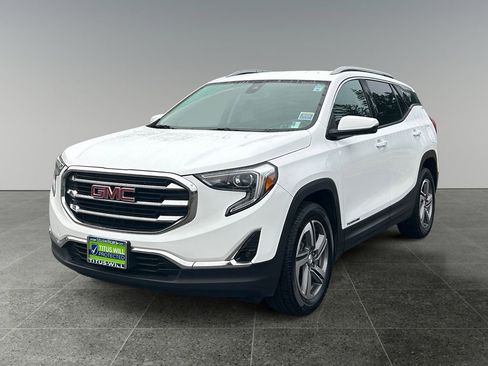 Used 2021 GMC Terrain SLT image 3