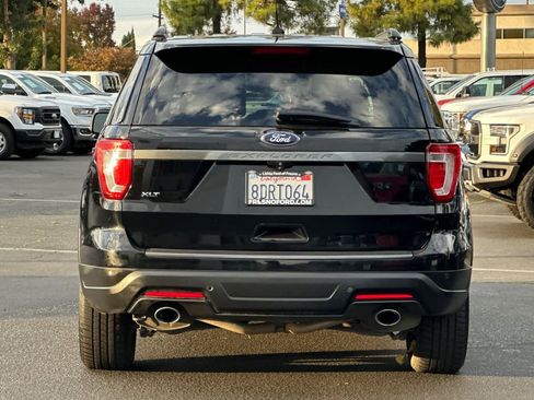 Used 2018 Ford Explorer XLT w/ Equipment Group 202A image 7