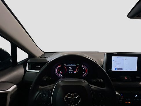 Used 2023 Toyota RAV4 XLE Premium image 7