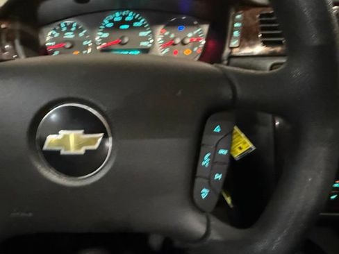 Used 2015 Chevrolet Impala LTZ FWD image 16