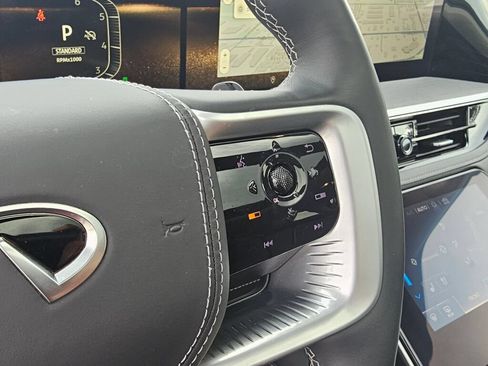 Used 2025 INFINITI QX80 Sensory AWD/4WD image 33