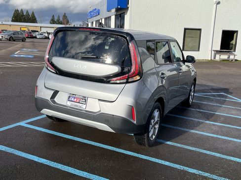 Used 2023 Kia Soul LX w/ Option Group 015 image 5