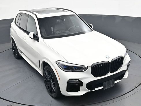 Used 2020 BMW X5 M50i w/ Executive Package AWD/4WD image 25
