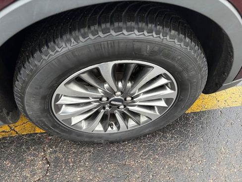 Used 2020 Lincoln Nautilus FWD w/ Equipment Group 101A image 19