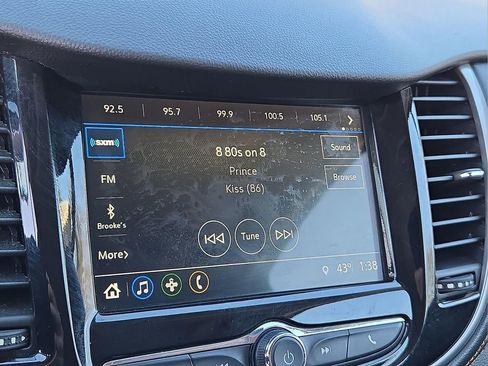 Used 2018 Chevrolet Trax LT w/ LT Convenience Package image 18