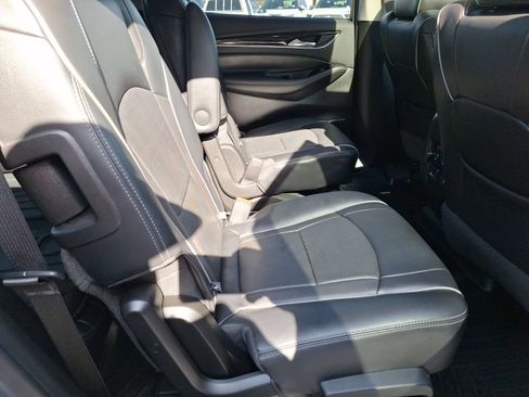 Used 2020 Buick Enclave Avenir FWD image 32