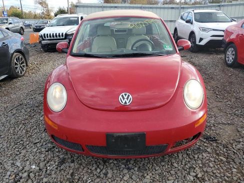 Used 2010 Volkswagen Beetle Convertible image 2