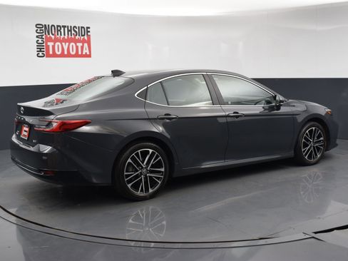 Used 2025 Toyota Camry XLE w/ Premium Plus Package AWD/4WD image 4