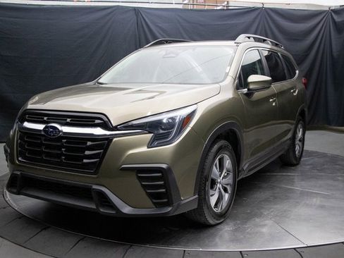 Used 2024 Subaru Ascent Premium w/ Convenience Package image 6