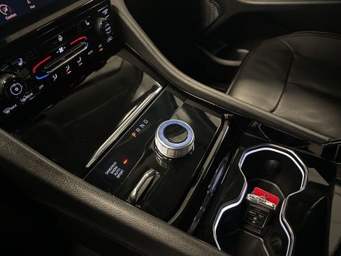 Used 2023 Jeep Grand Cherokee Limited w/ Trailer Tow Prep Group (B) AWD/4WD image 10