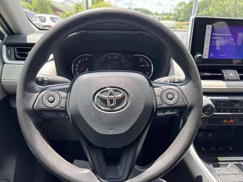 Used 2024 Toyota RAV4 XLE FWD image 16