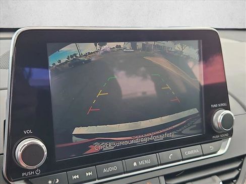 Used 2023 Nissan Altima 2.5 SV FWD image 19