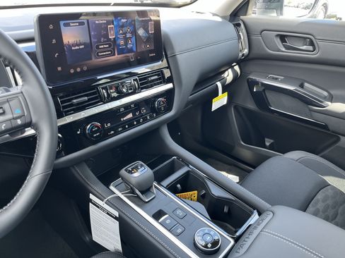 New 2026 Nissan Pathfinder SV AWD/4WD image 31