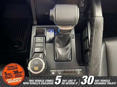 Used 2024 Toyota Tacoma Limited w/ Limited Package (LT) AWD/4WD image 39