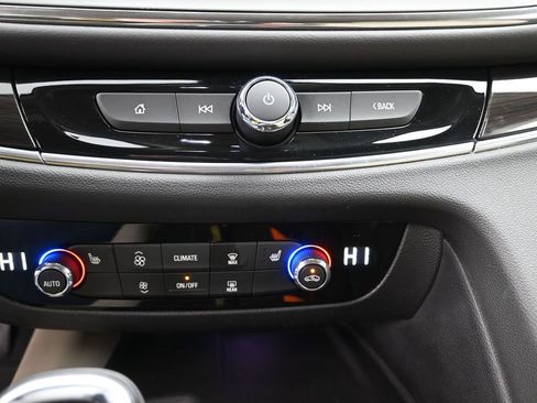 Certified 2020 Buick Enclave Essence w/ Sound and Sites Package image 19