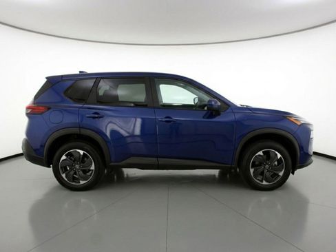 Used 2025 Nissan Rogue SV FWD image 11