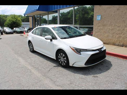 Used 2022 Toyota Corolla LE FWD image 1