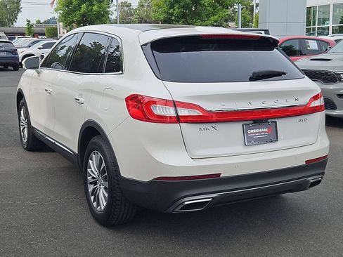 Used 2016 Lincoln MKX Select w/ Select Plus Package AWD/4WD image 5