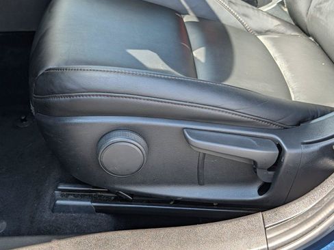 Used 2025 MAZDA MAZDA3 s Sport FWD image 9