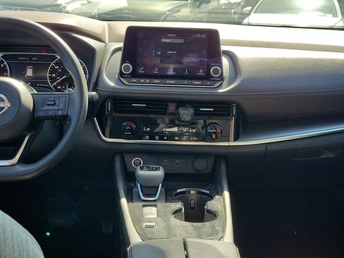 Used 2023 Nissan Rogue SV FWD image 18