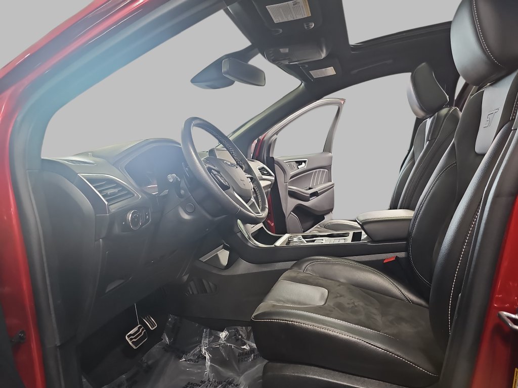 Used 2024 Ford Edge ST w/ Equipment Group 401A AWD/4WD image 19