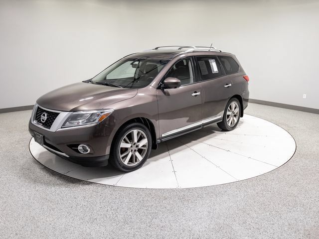Used 2015 Nissan Pathfinder Platinum w/ Family Entertainment Package FWD image 38