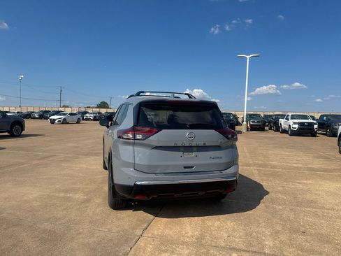 Certified 2025 Nissan Rogue Platinum FWD image 19