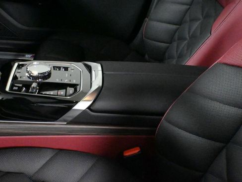 New 2025 BMW 740i xDrive image 26