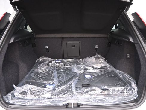 New 2025 Volvo XC40 B5 Plus w/ Protection Package Premier image 25