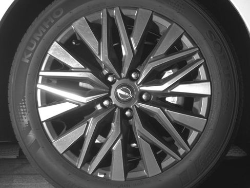 Used 2025 Nissan Altima 2.5 SV FWD image 16