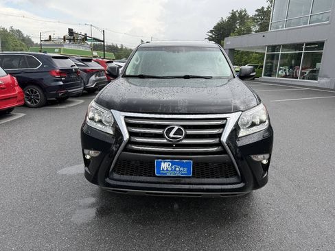 Used 2017 Lexus GX 460 Luxury w/ Preferred Accessory Package AWD/4WD image 3
