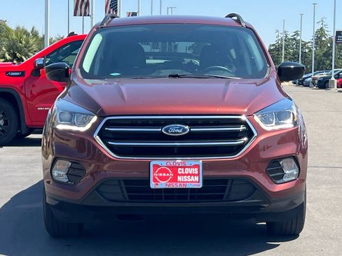Used 2018 Ford Escape SE w/ SE Sport Appearance Package image 11