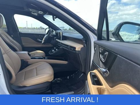 Used 2022 Lincoln Corsair Reserve w/ Equipment Group 201A image 29