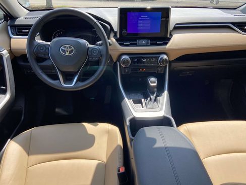 Used 2024 Toyota RAV4 XLE Premium FWD image 12