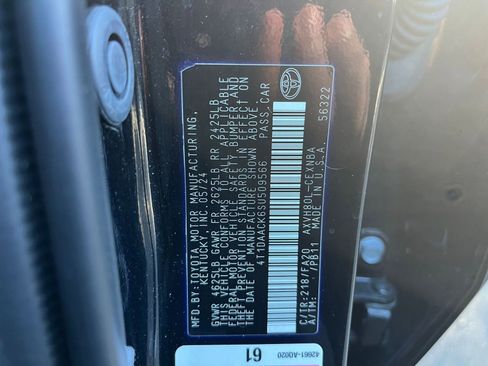 Used 2025 Toyota Camry LE image 28