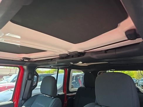 Used 2022 Jeep Wrangler Unlimited Sahara w/ Cold Weather Group image 26