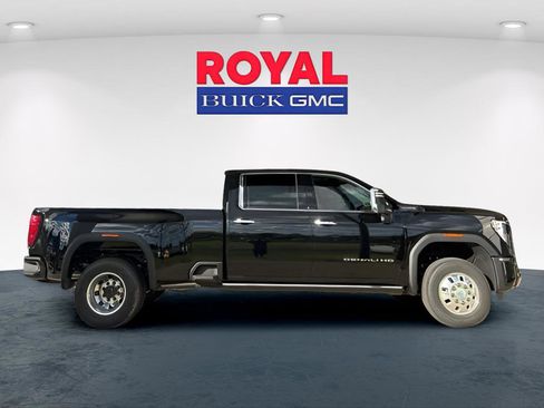 New 2026 GMC Sierra 3500 Denali Ultimate image 2
