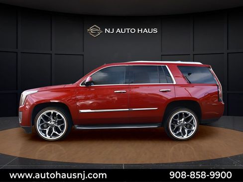 Used 2015 Cadillac Escalade Luxury AWD/4WD image 6